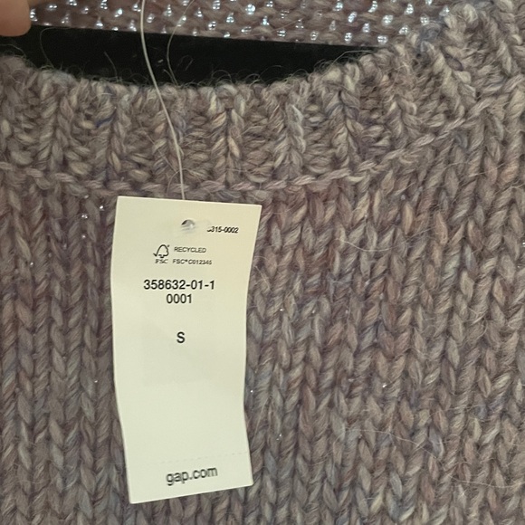 LAST CHANCE-MOVING❌ NWT Lt Purple GAP Sweater - Picture 3 of 4